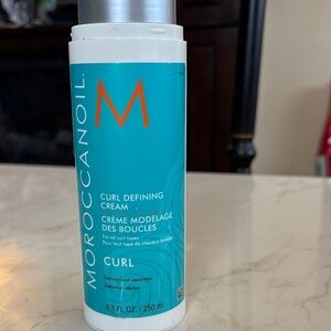 Moroccanoil Curl Enhancing Cream - Blue and White